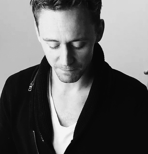 tom hiddleston photo: Tom Hiddleston OMGYESTOMYES_zps215009fd.gif