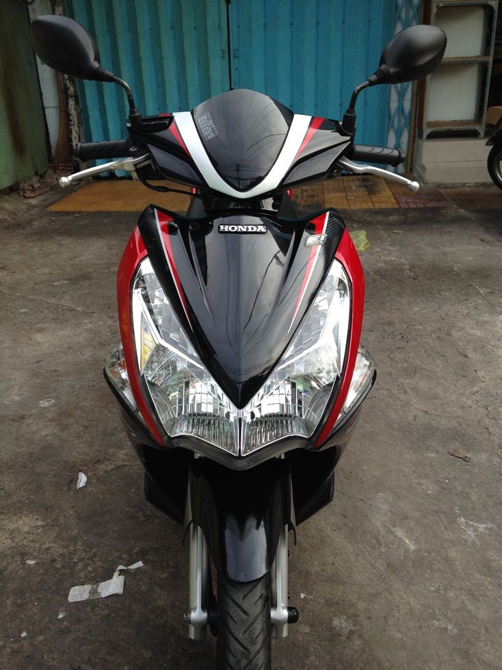 Bán Airblade đỏ đen có tem 2011