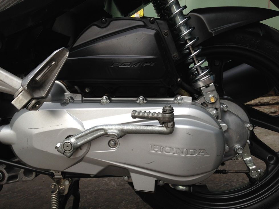 Bán Airblade đỏ đen có tem 2011 - 4