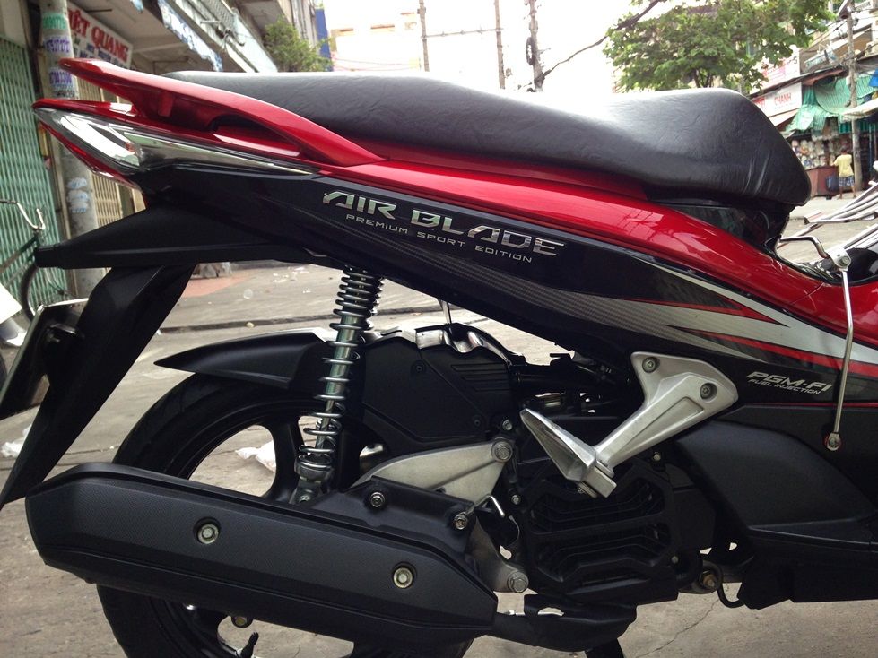 Bán Airblade đỏ đen có tem 2011 - 5