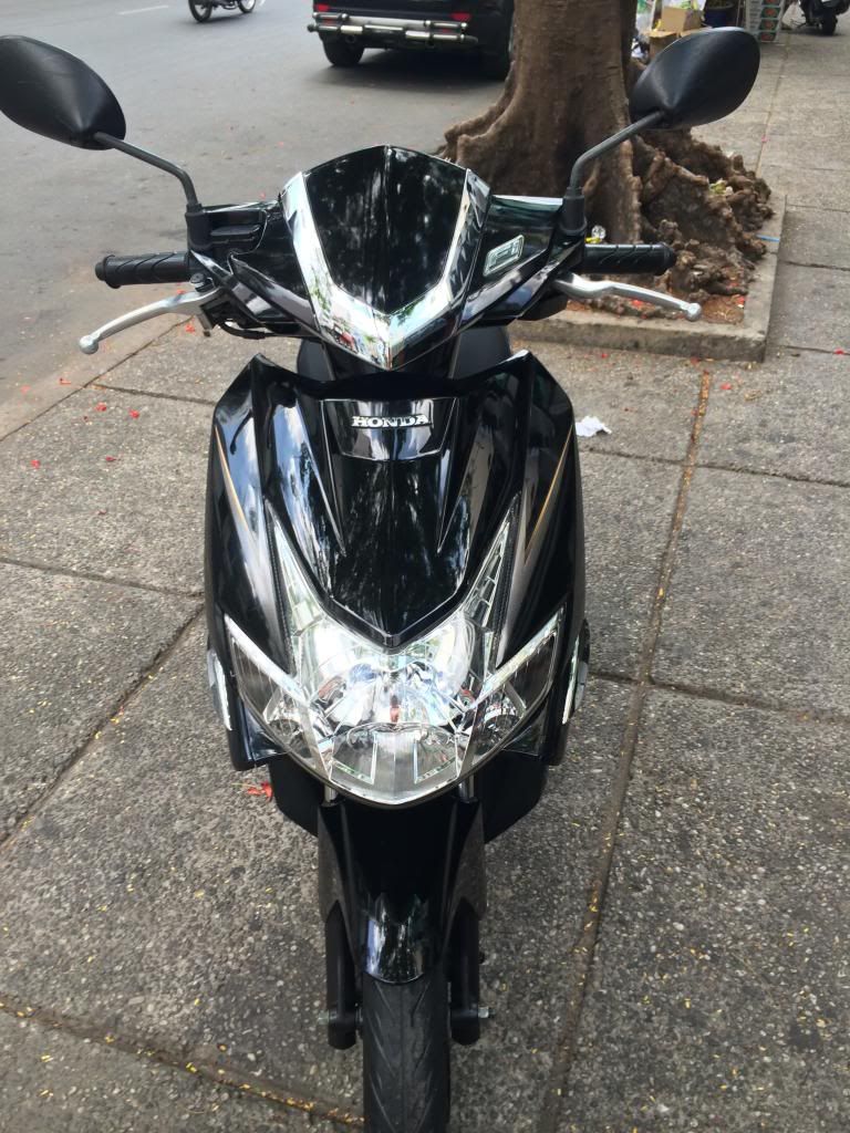 AIR BLADE FI màu đen bạc xe cọp