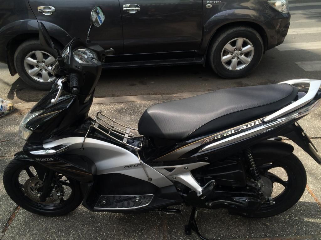 Bán xe AIR BLADE đầu nhỏ đk 2011 - 1