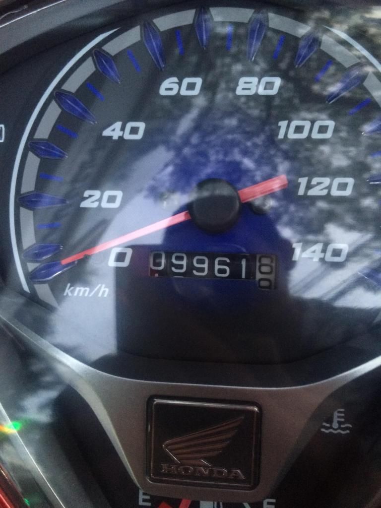 Bán xe AIR BLADE SPORT. Đầu bự màu trắng đỏ đen - 4