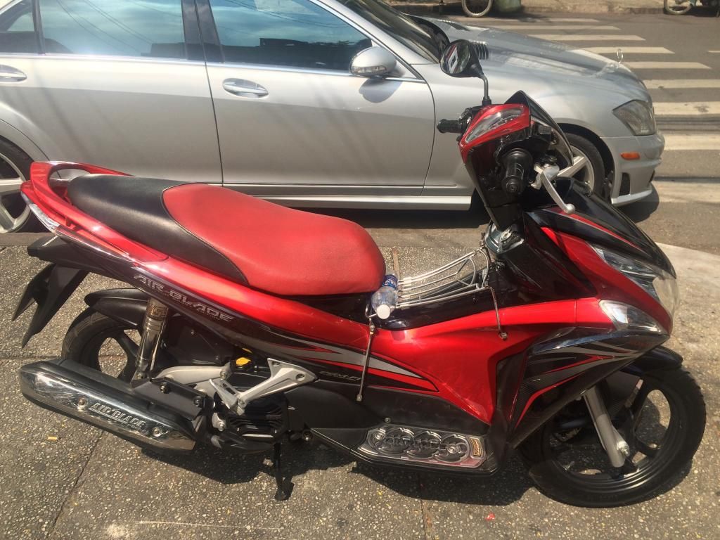 AIR BLADE sport đỏ đen 2011 - 1