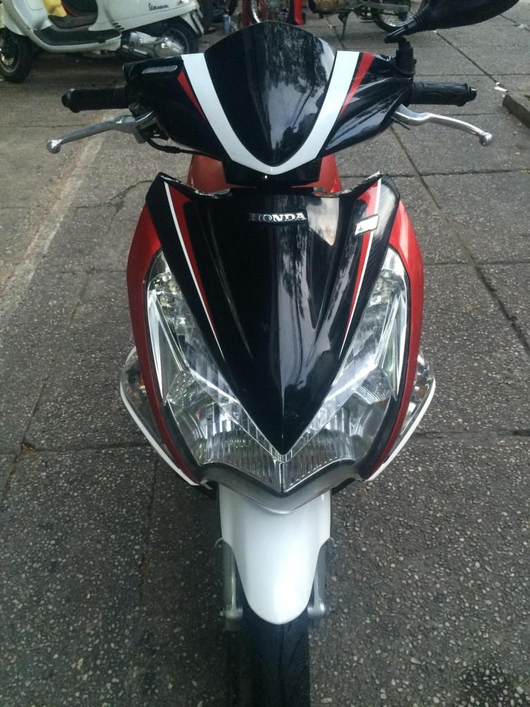 Bán xe AIR BLADE SPORT. Đầu bự màu trắng đỏ đen