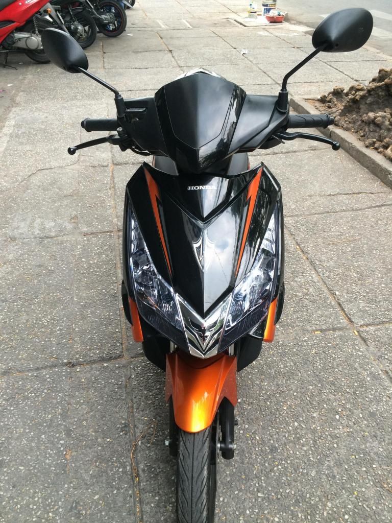 Air blade thanlan màu cam đen