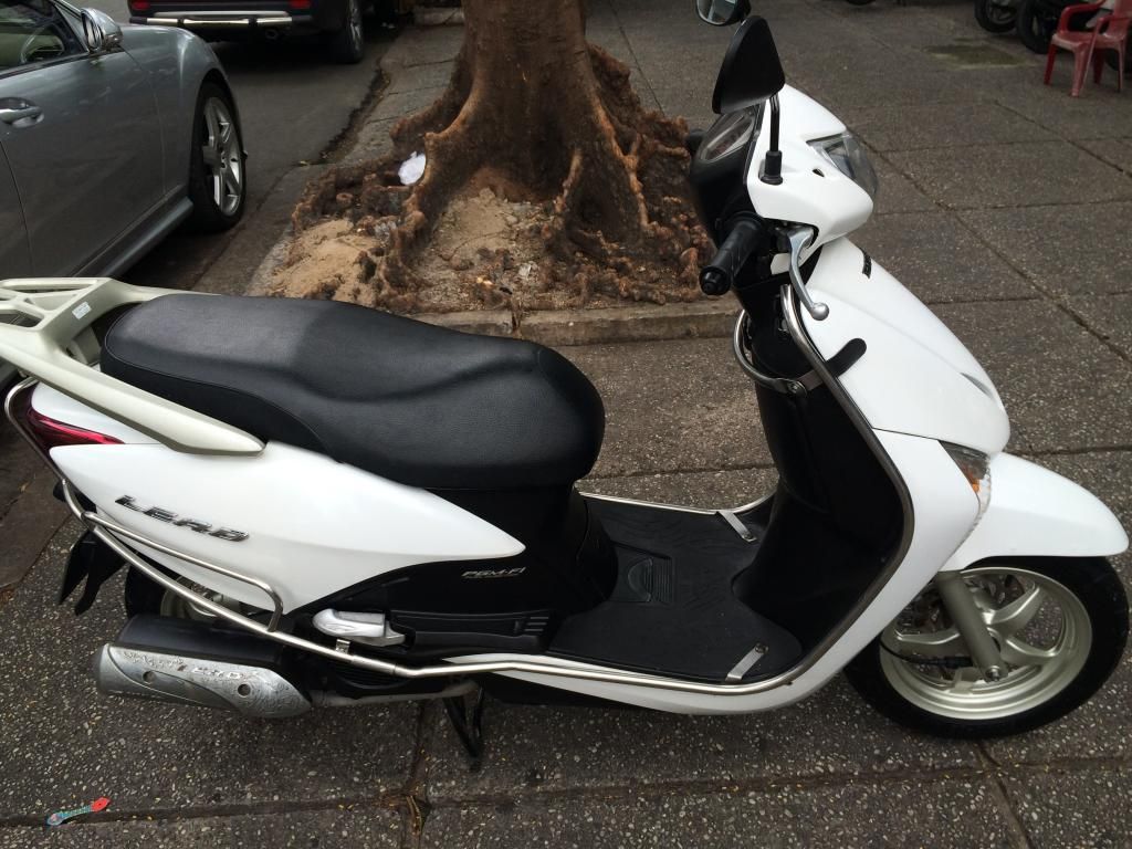 LEAD màu trắng 6/2011 xe keng - 1