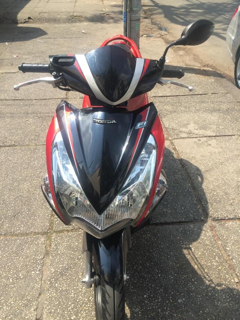 AIR BLADE sport đỏ đen 2011