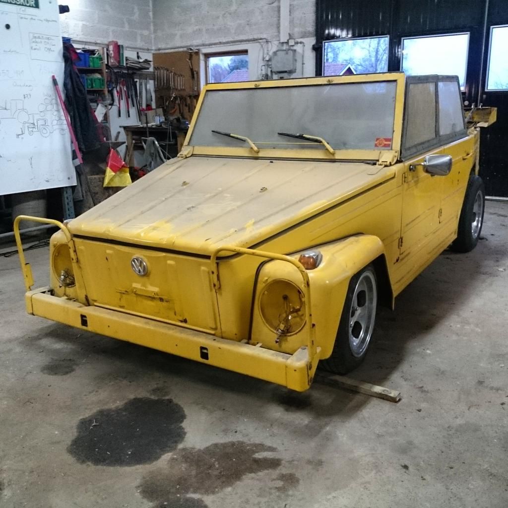 http://i1287.photobucket.com/albums/a632/oskarwennermark/vw%20181%20thing/IMG_20141029_193848_zpsv3ej7dcx.jpg