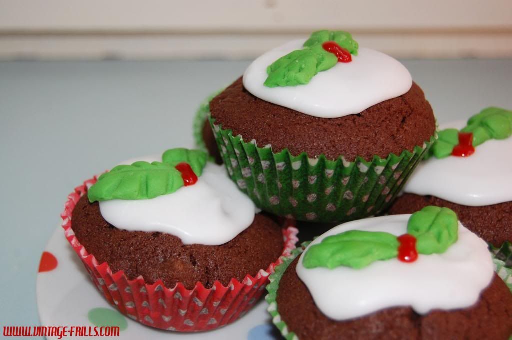 Making Monday - Chocolate Christmas Pudding Cupcakes • Vintage Frills