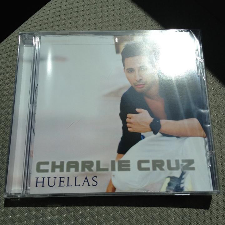 Discusión: Exclusivo: Charlie Cruz - Huellas (Album 320Kbps) (2013)