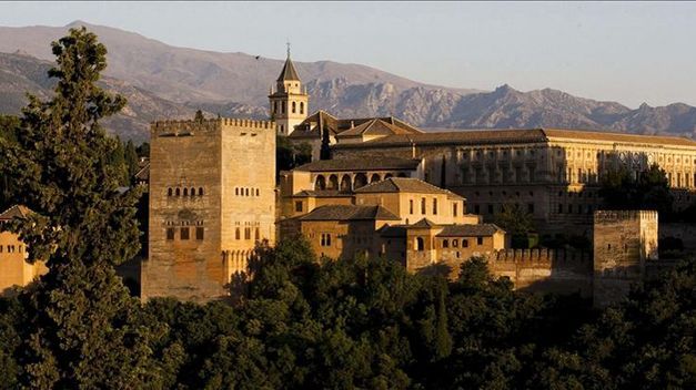 photo Alhambra-excepcionalmente-publico-Torre-Polvora_TINIMA20120606_0181_5_zps27e133f1.jpg