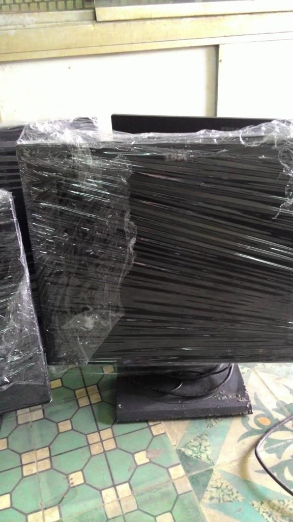 Kẹt tiền cuối năm thanh lý kiếm  tiền mua vé tàu bán lcd 17 in vuông ibm dell - 1