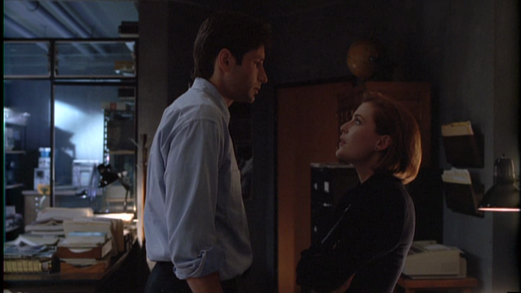 VLC snapshot: Mulder & Scully VLC snapshot: Mulder & Scully